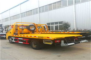 建昌附近拖车救援搭电